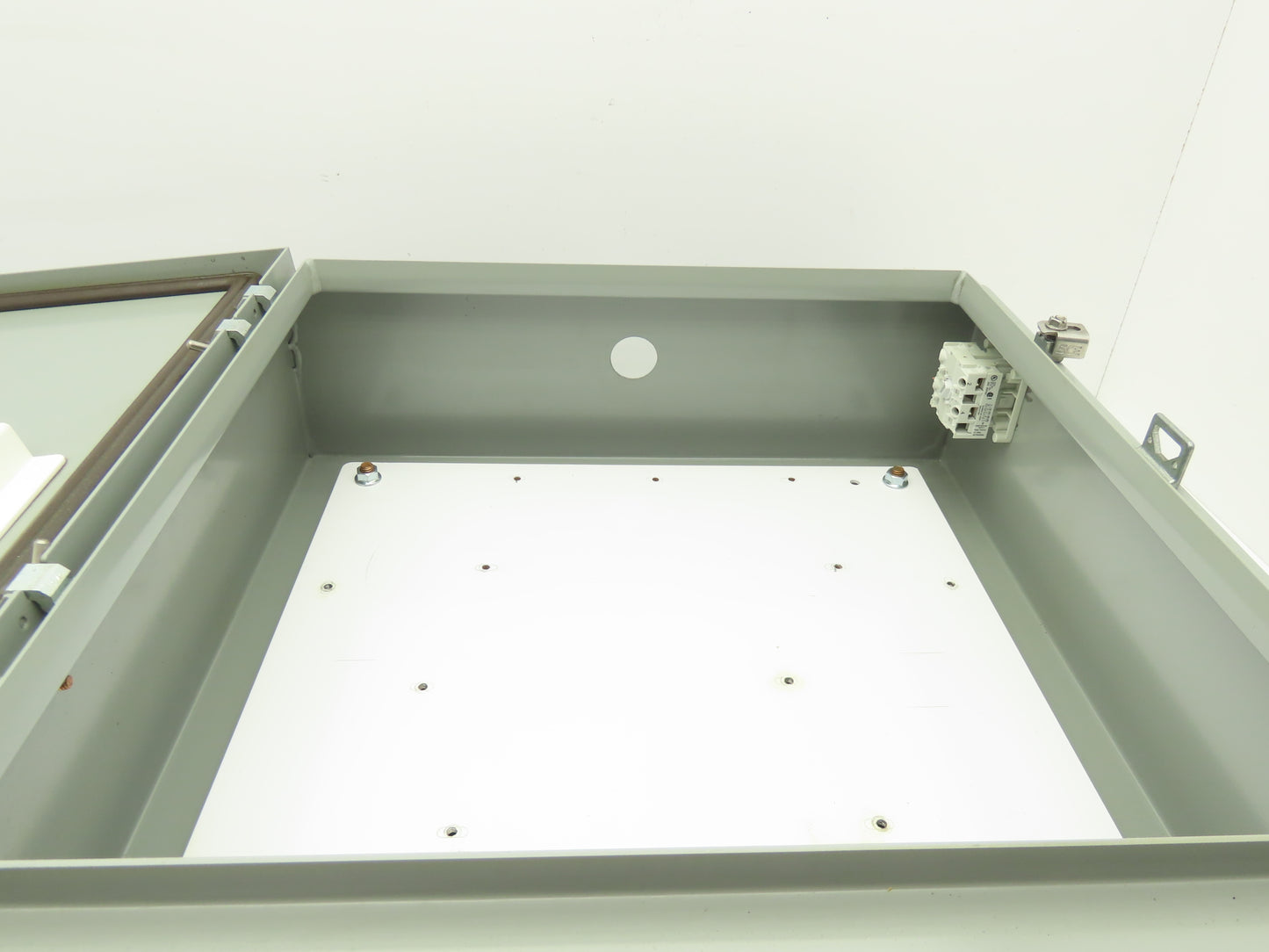 Saginaw SCE-20H2006LP Electrical Enclosure 20x20x6" Backplate Knockout Wallmount