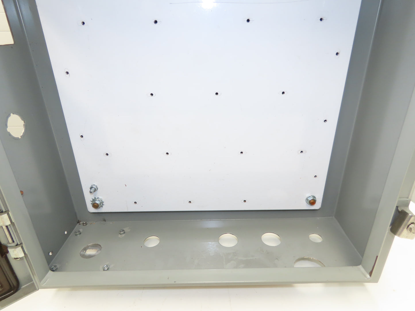 Saginaw SCE-20H2006LP Electrical Enclosure 20x20x6" Backplate Knockout Wallmount