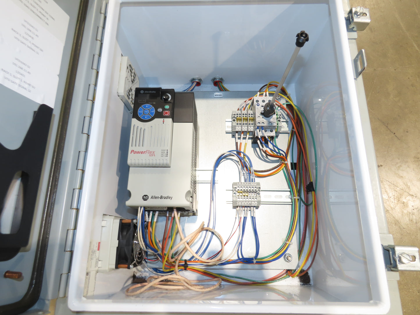 Hytrol BPC 49"x 63' 6" Slider Bed Conveyor 47"Belt 7.5Hp 3PH Center Drive 170fpm