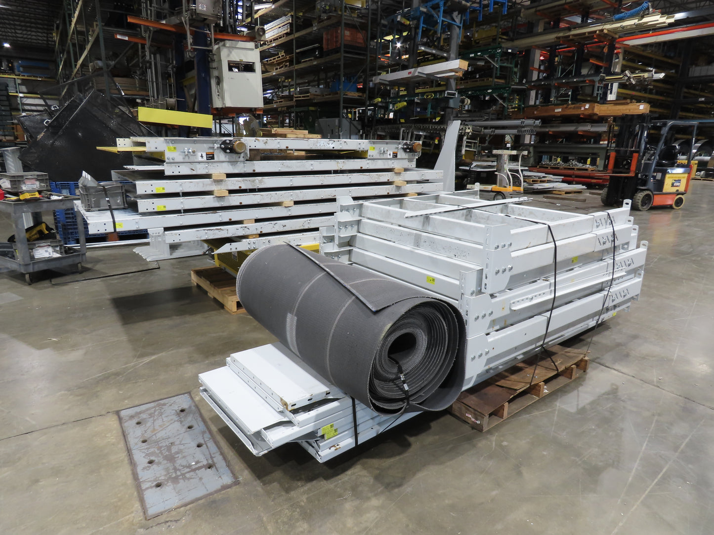 Hytrol BPC 49"x 63' 6" Slider Bed Conveyor 47"Belt 7.5Hp 3PH Center Drive 170fpm