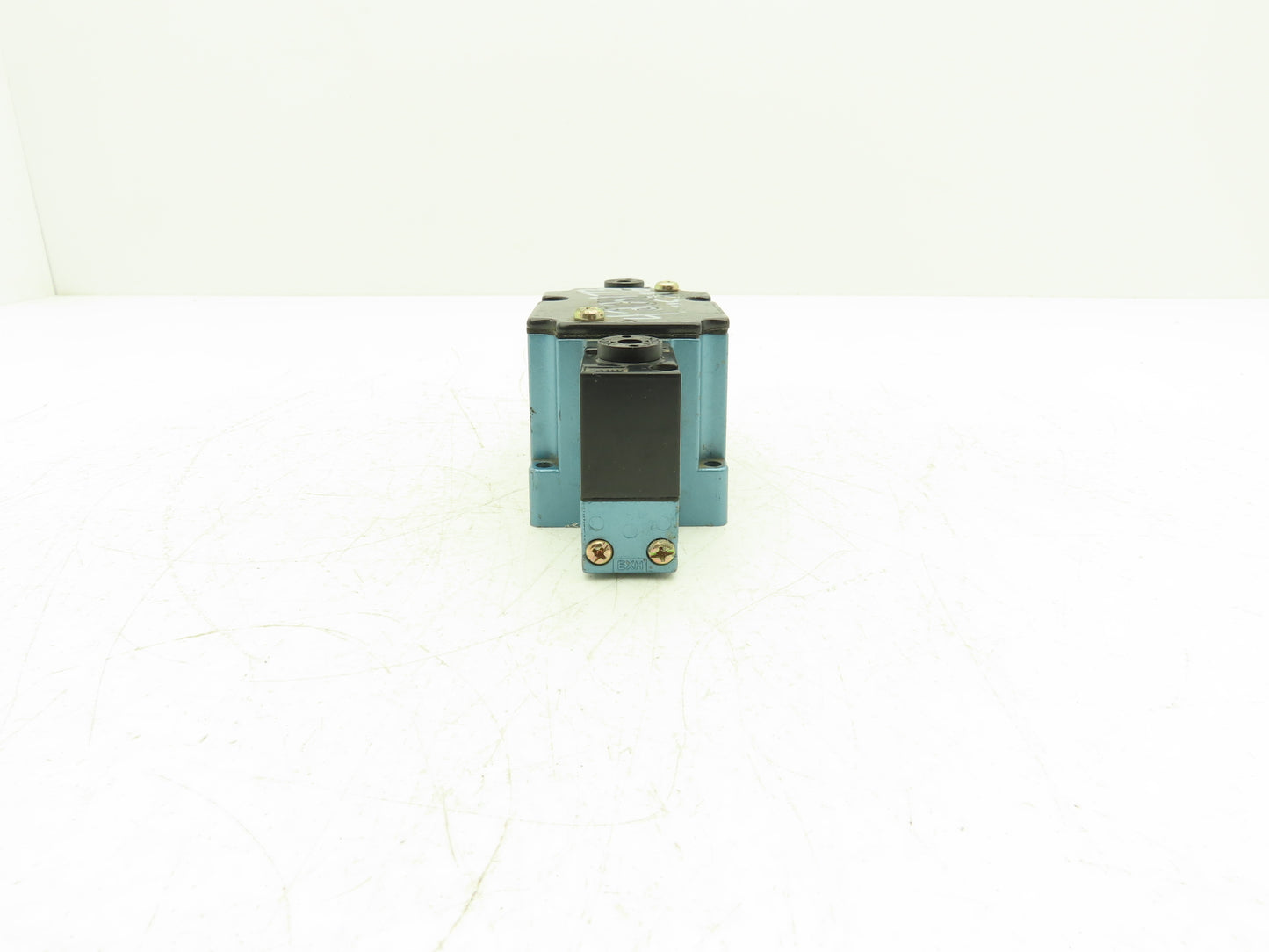 Mac 6331D-000-PM-111DA Solenoid Valve 120VAC 60Hz 25-150 psi