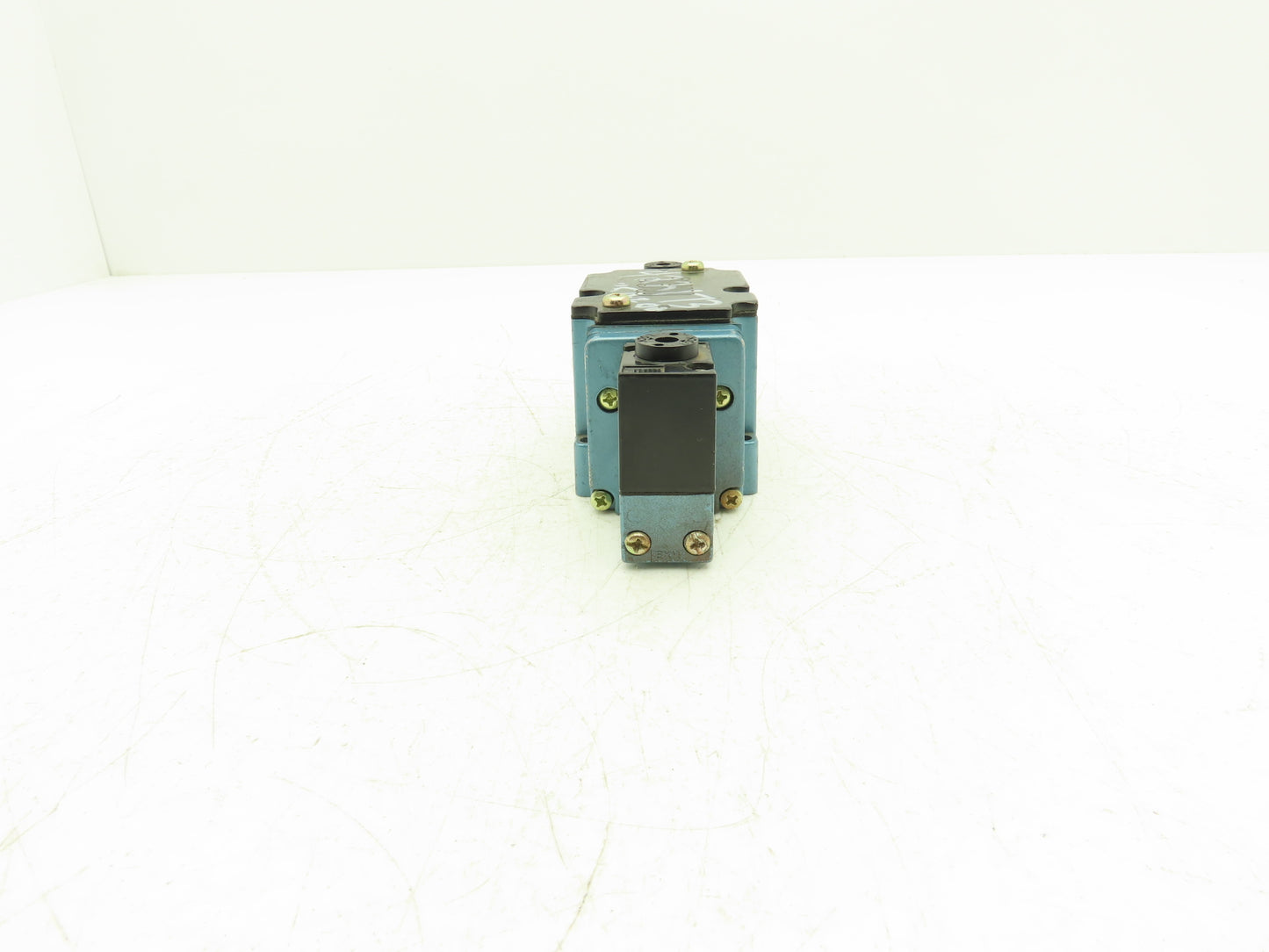 Mac 6331D-000-PM-111DA Solenoid Valve 120VAC 60Hz 25-150 psi