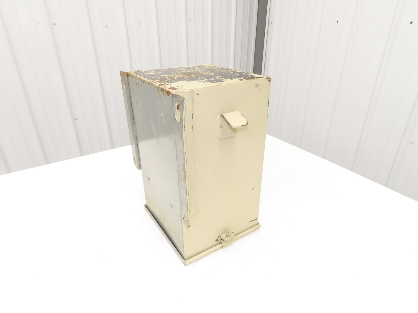 Powertran TA6Z-8 Stepdown Transformer 6.2 KVA 1Ph HV 240/480V LV 120V
