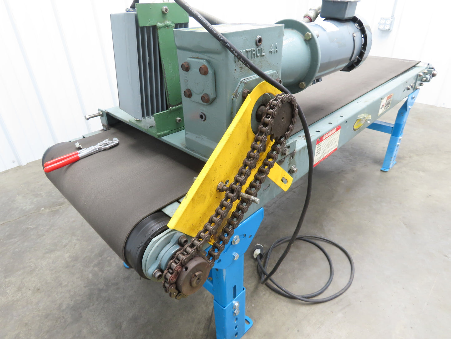 Hytrol 20"x 6' Slider Bed Conveyor 16" Belt .5Hp 115V 1PH Variable Speed Drive