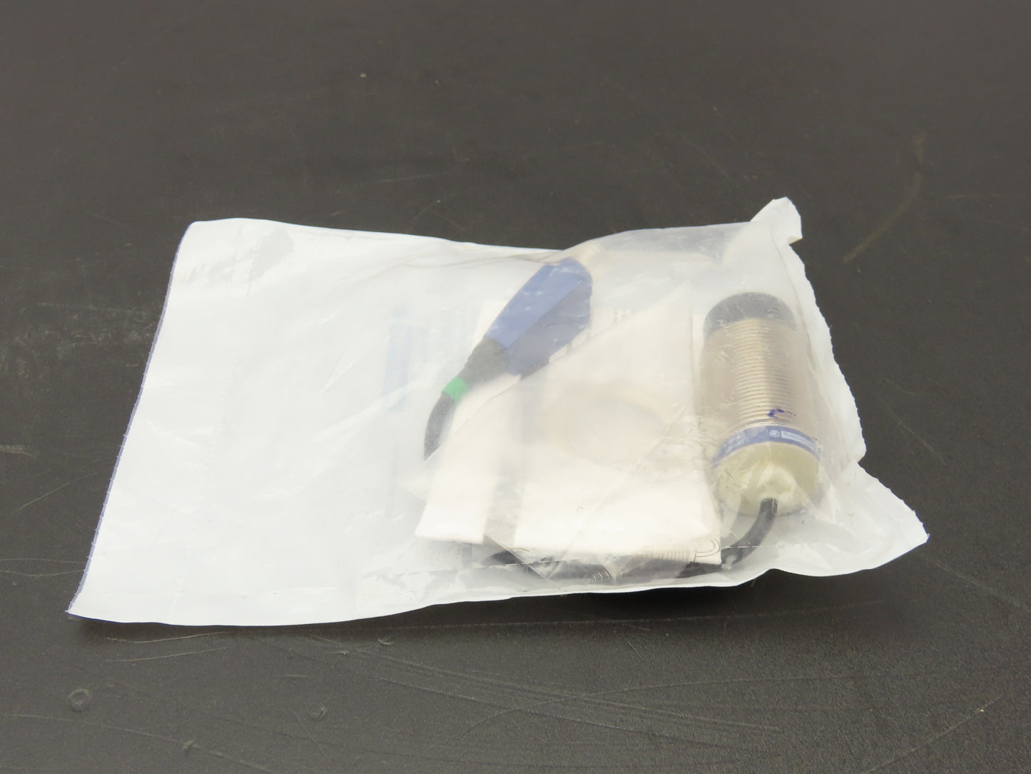 Telemecanique XS630B2PAL01M12 Inductive Proximity Switch 30MM Barrel