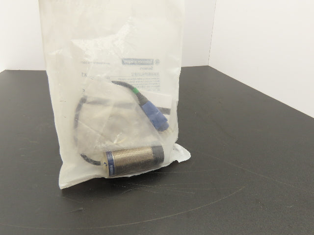 Telemecanique XS630B2PAL01M12 Inductive Proximity Switch 30MM Barrel