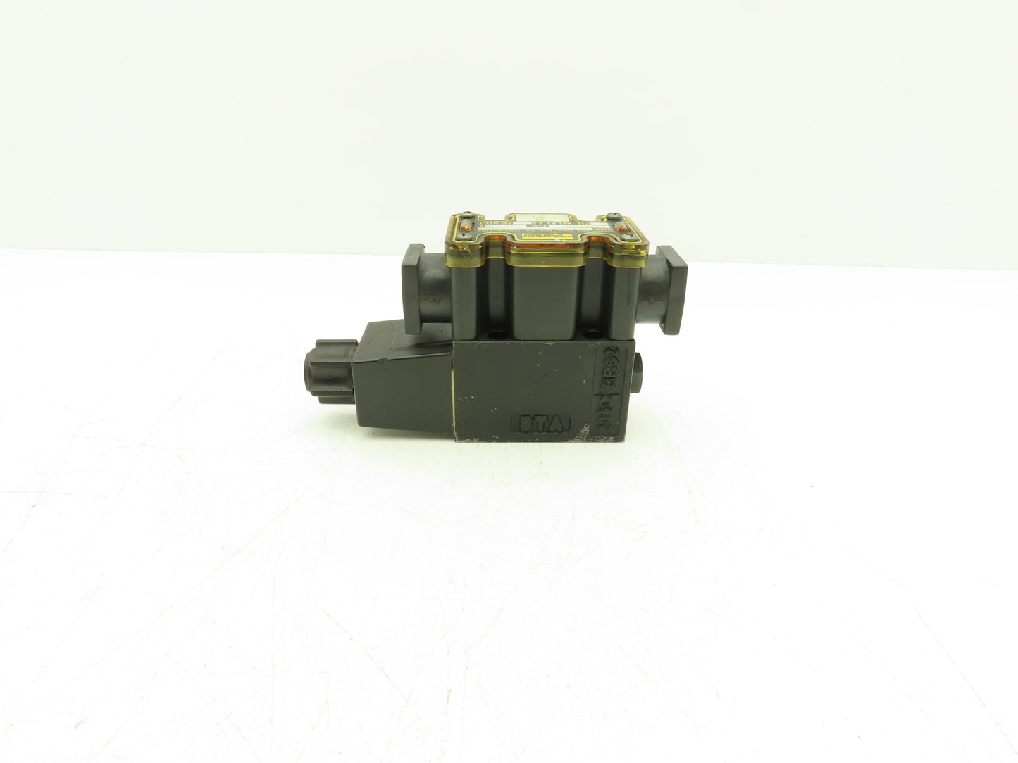 Parker D1VHW20HNYCF5 Hydraulic Directional Solenoid Valve 120VAC 60Hz