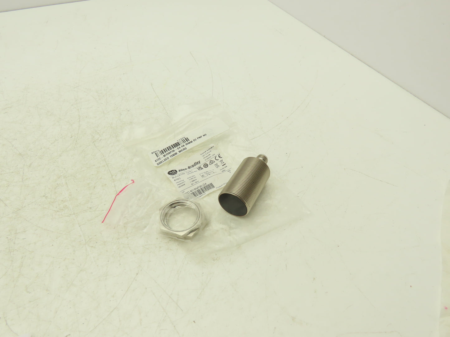 Allen Bradley 872C-M15NP30-D4 Inductive Proximity Switch 30MM Barrel 24VDC