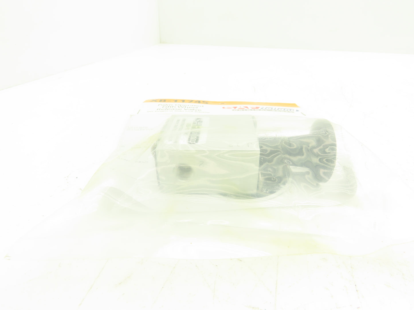 SAF Holland XB-11745 Fifth Wheel Release Pneumatic Valve Freightliner Cascadia