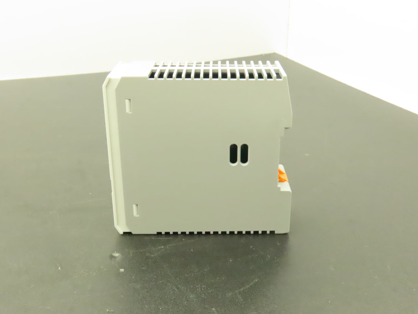 Phoenix Contact CBMC E4 24DC Multi Channel Electronic Circuit Breaker 24V