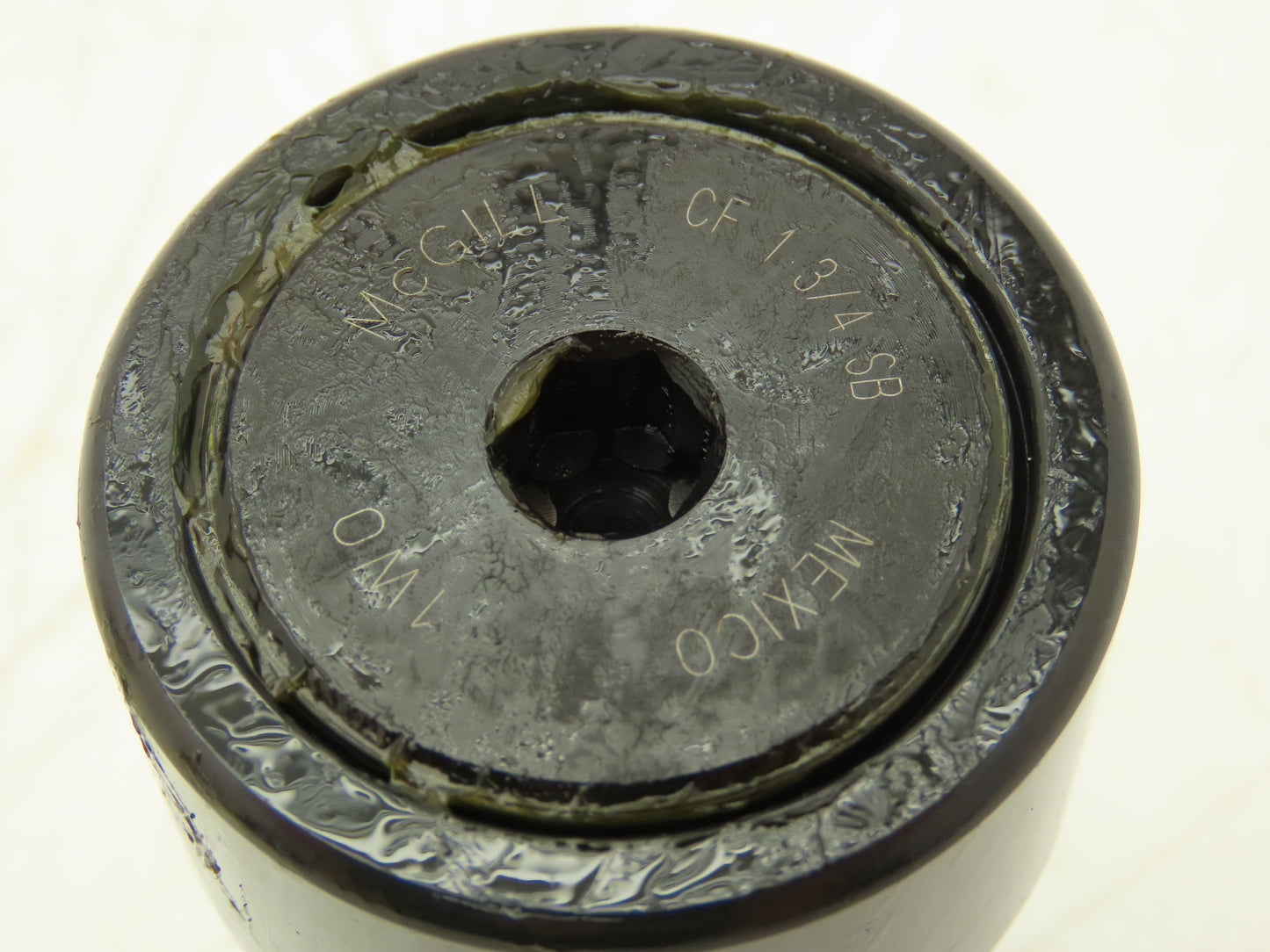 McGill CF 1 3/4 SB Flat Cam Follower 1-3/4" Roller Dia 1" Width Lubri-Disc Seal
