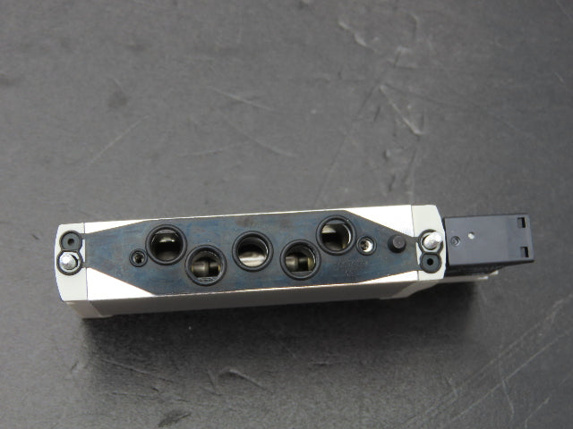 Festo VUVG-B14-M52-MZT-F-1P3 Pneumatic Air Solenoid Valve 2 Pos 5 Way 24V Coil