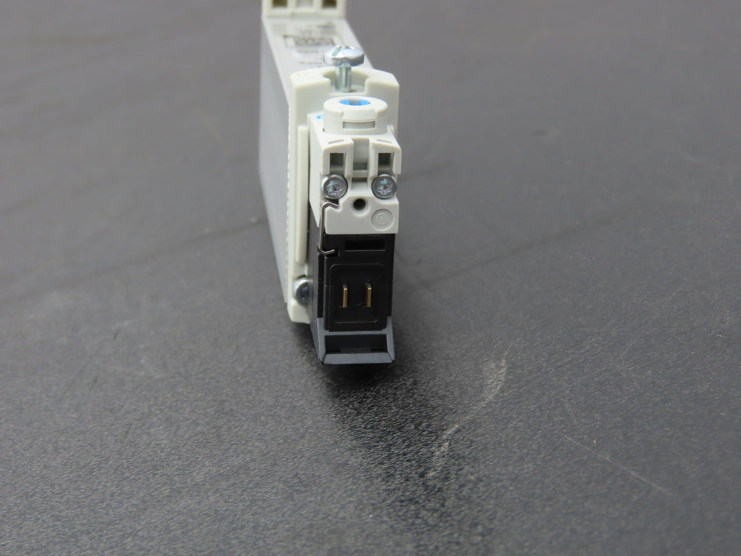 Festo VUVG-B14-M52-MZT-F-1P3 Pneumatic Air Solenoid Valve 2 Pos 5 Way 24V Coil