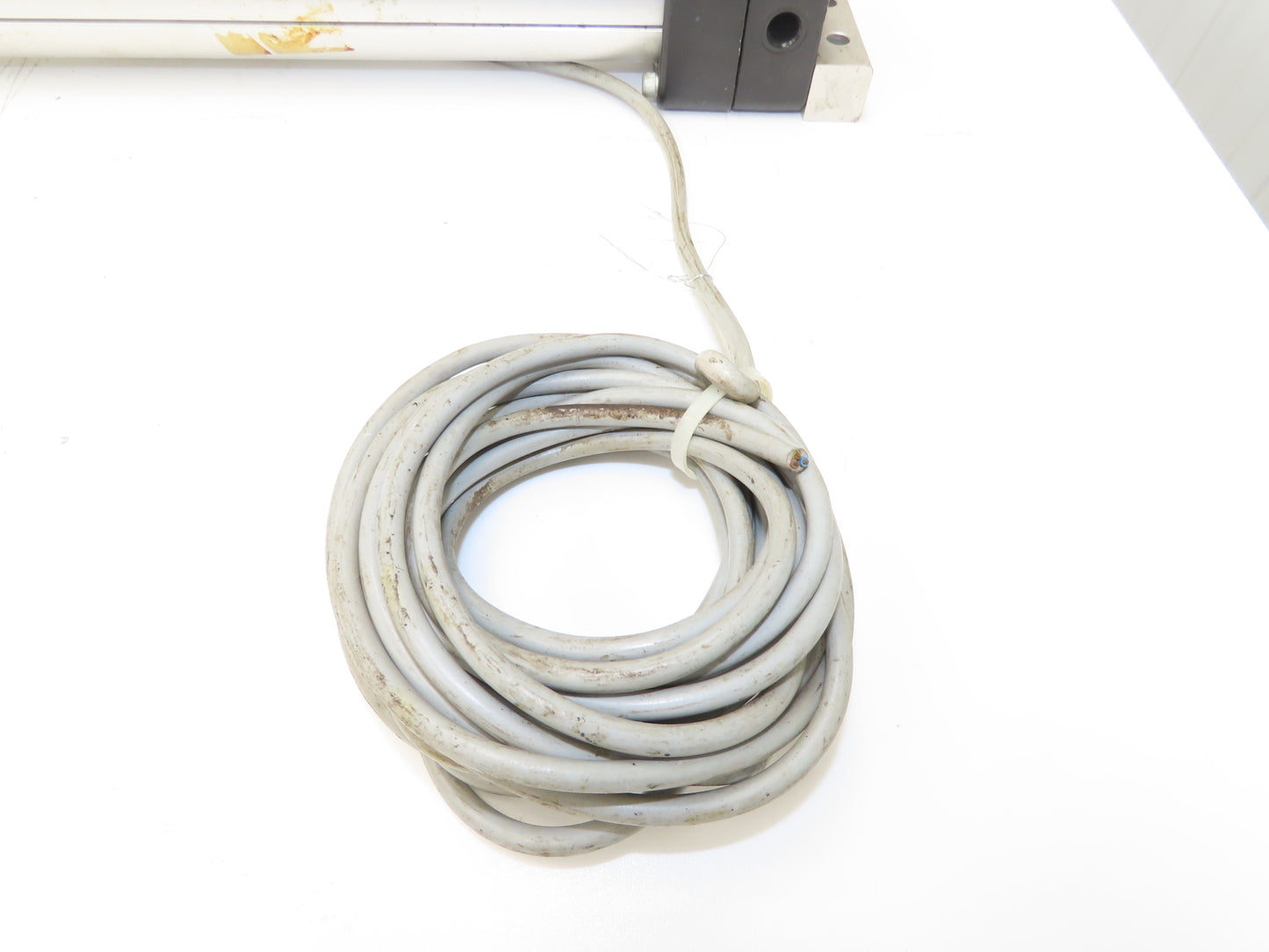 Hoerbiger-Origa P124-L/26X18BM Rodless Pneumatic Band Cylinder 18" Stroke