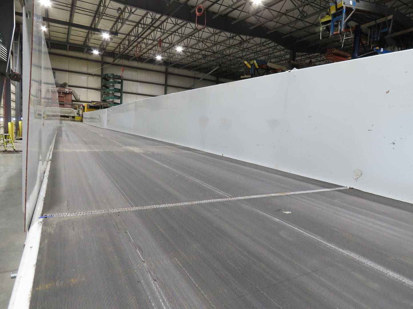 Hytrol BPC 49"x 64' Slider Bed Conveyor 47"Belt 7.5Hp 3PH Center Drive 80fpm