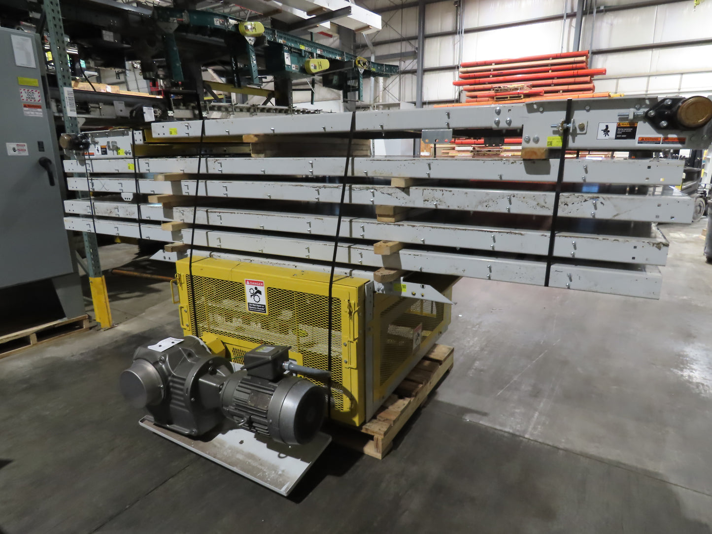 Hytrol BPC 49"x 64' Slider Bed Conveyor 47"Belt 7.5Hp 3PH Center Drive 80fpm