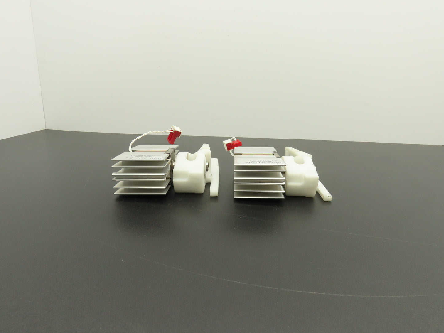 Mantissa Conveyor Tiploc Tilt Tray Tipper RH Actuator Arm 000-101-54  Lot of 2