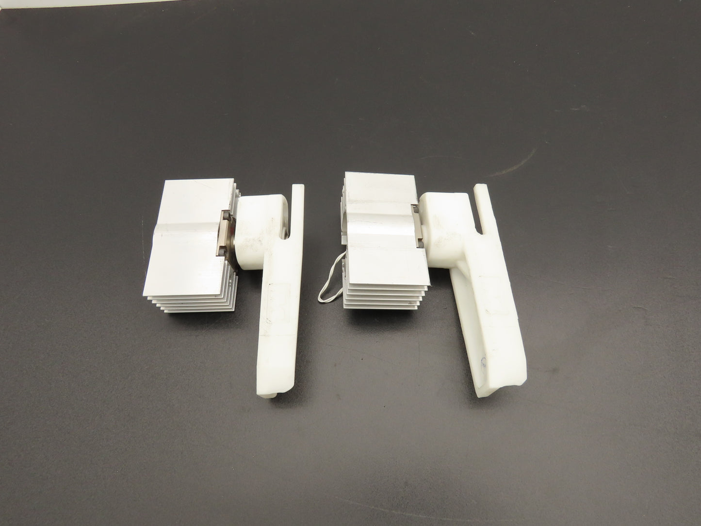 Mantissa Conveyor Tiploc Tilt Tray Tipper RH Actuator Arm 000-101-54  Lot of 2