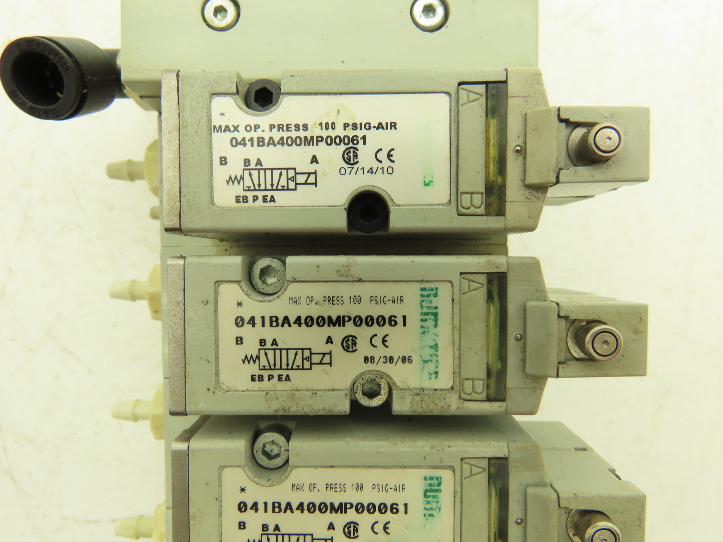 Numatics 041BA400MP00061 Pneumatic Solenoid Valve 4-Station Manifold 24VDC