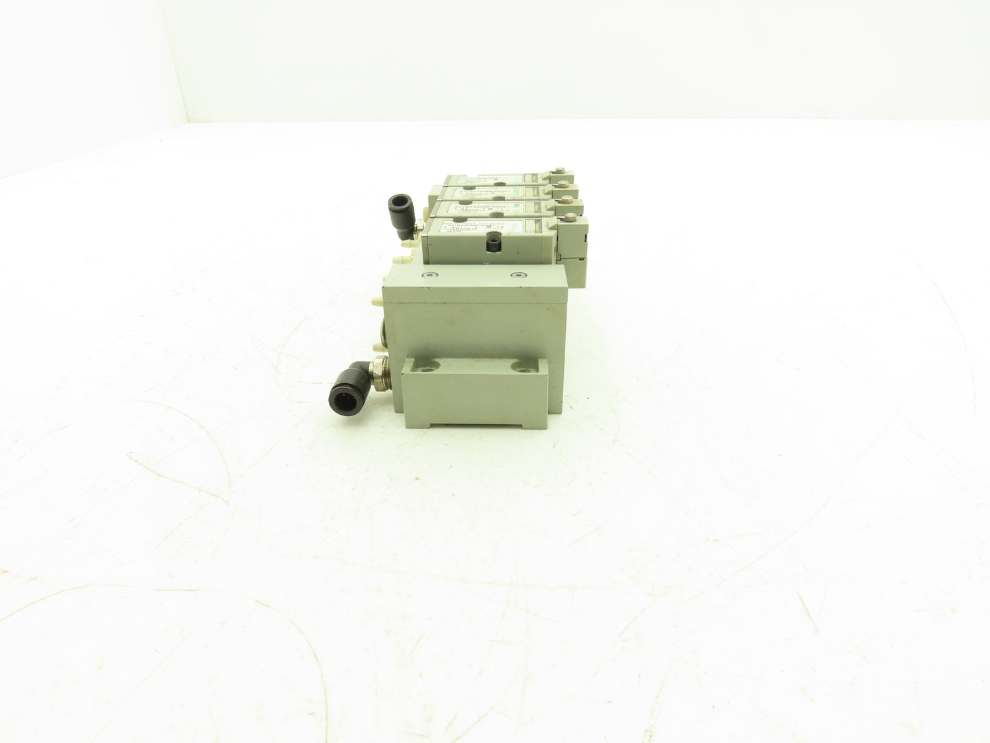 Numatics 041BA400MP00061 Pneumatic Solenoid Valve 4-Station Manifold 24VDC