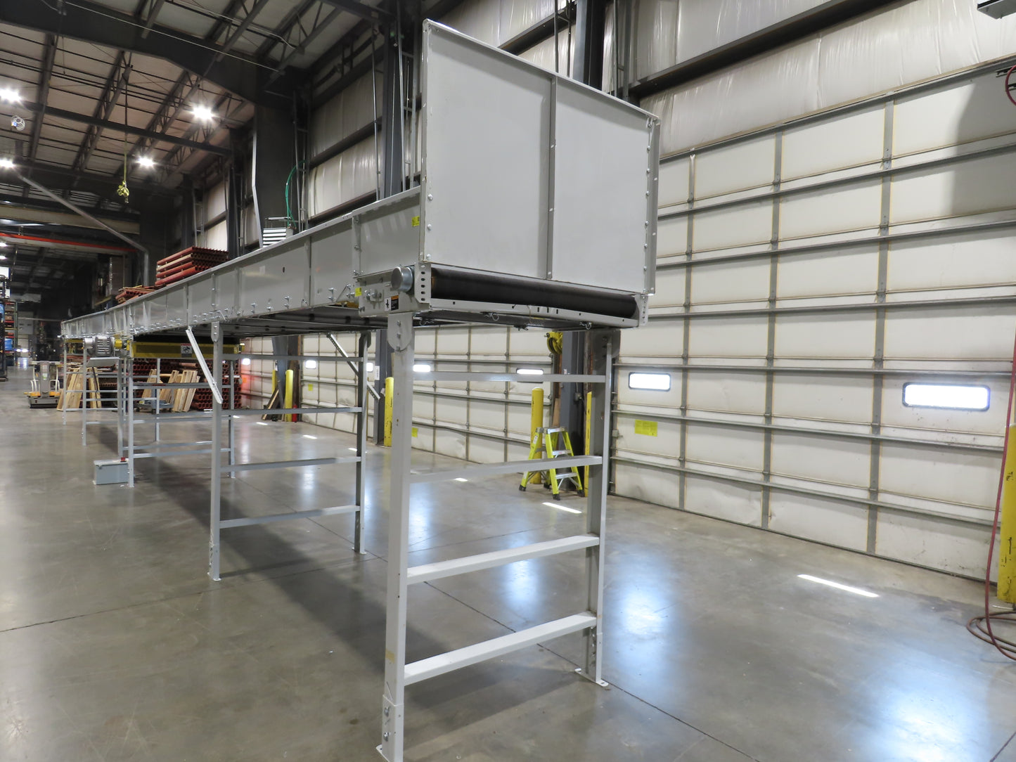 Hytrol HSS 49"x 53' Slider Bed Conveyor 47"Belt 5Hp 3PH Center Drive 140fpm