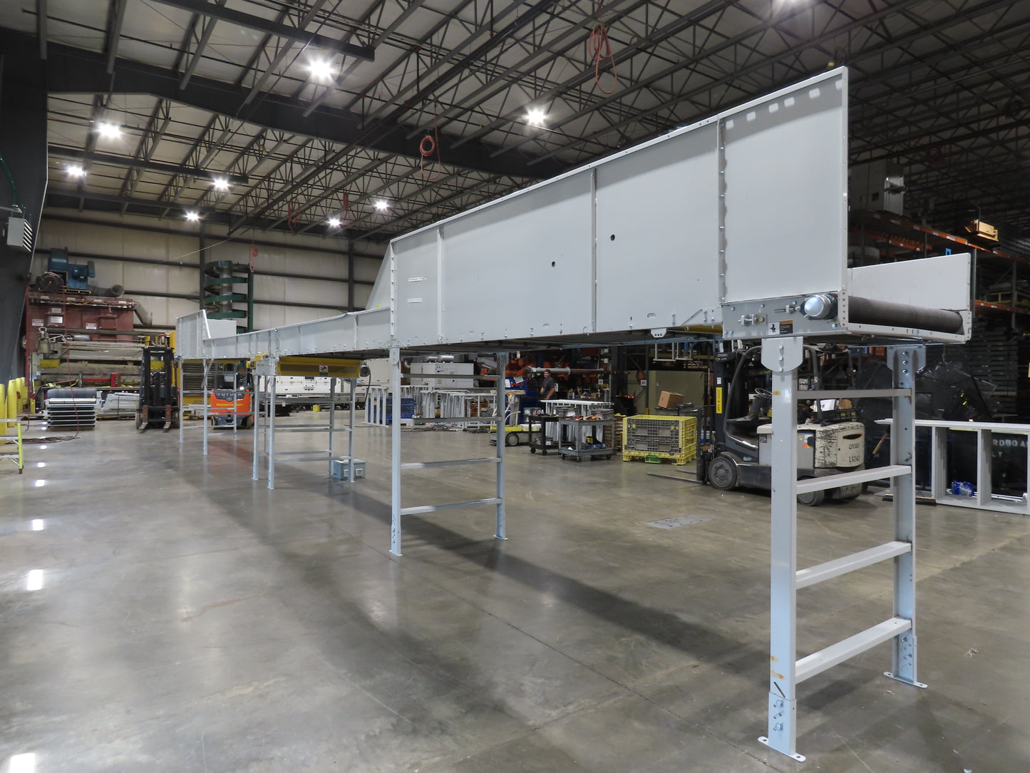 Hytrol HSS 49"x 53' Slider Bed Conveyor 47"Belt 5Hp 3PH Center Drive 140fpm