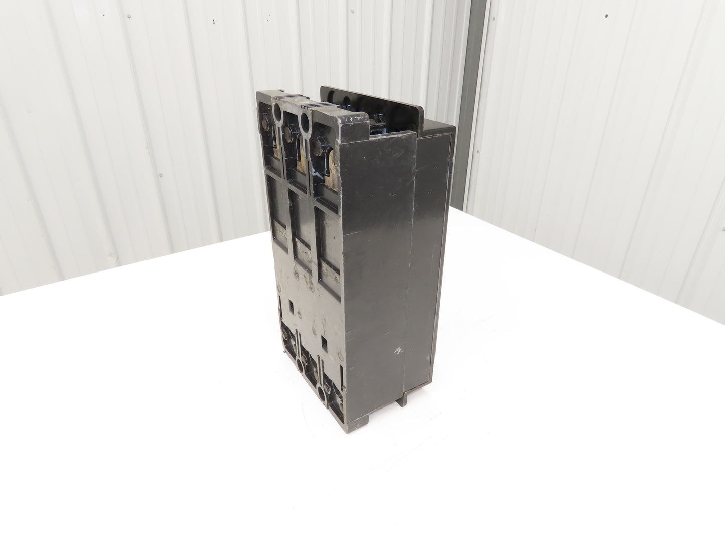 General Electric E11592 Circuit Breaker Frame 1200A 3 Pole 600VAC N.P. 185628-J