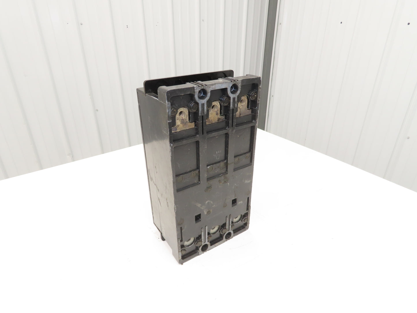 General Electric E11592 Circuit Breaker Frame 1200A 3 Pole 600VAC N.P. 185628-J