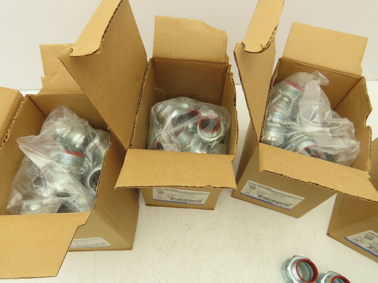 TC713A Steel City 1" EMT Conduit Compression Connector Insulated Lot of 99