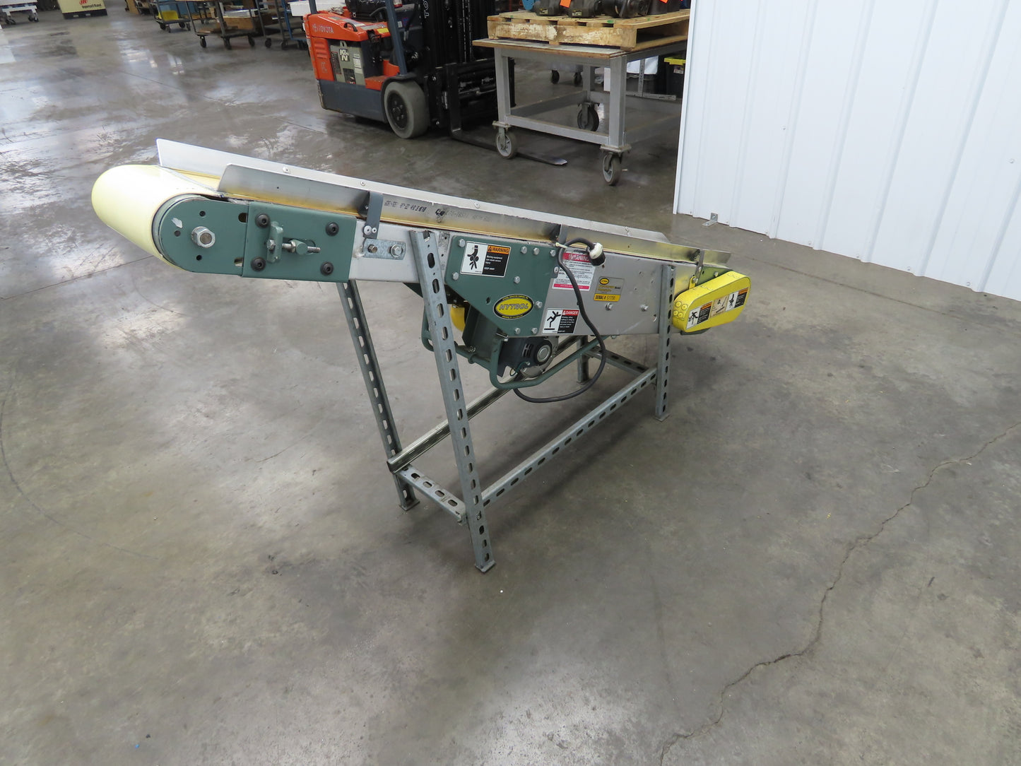 Hytrol 12"x 5' 11" Slider Bed Incline Belt Conveyor .5Hp 115V 1PH End Drive
