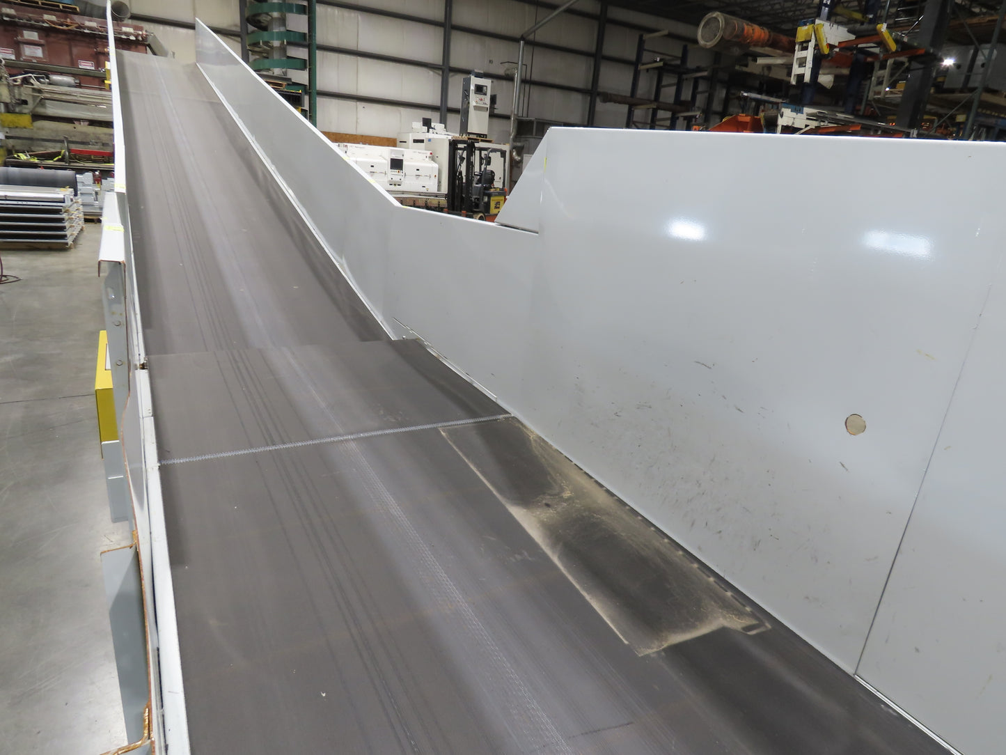 Hytrol HSSHD 43"x 40' Flat to Incline Belt Conveyor 3Hp 3PH Center Drive 168fpm