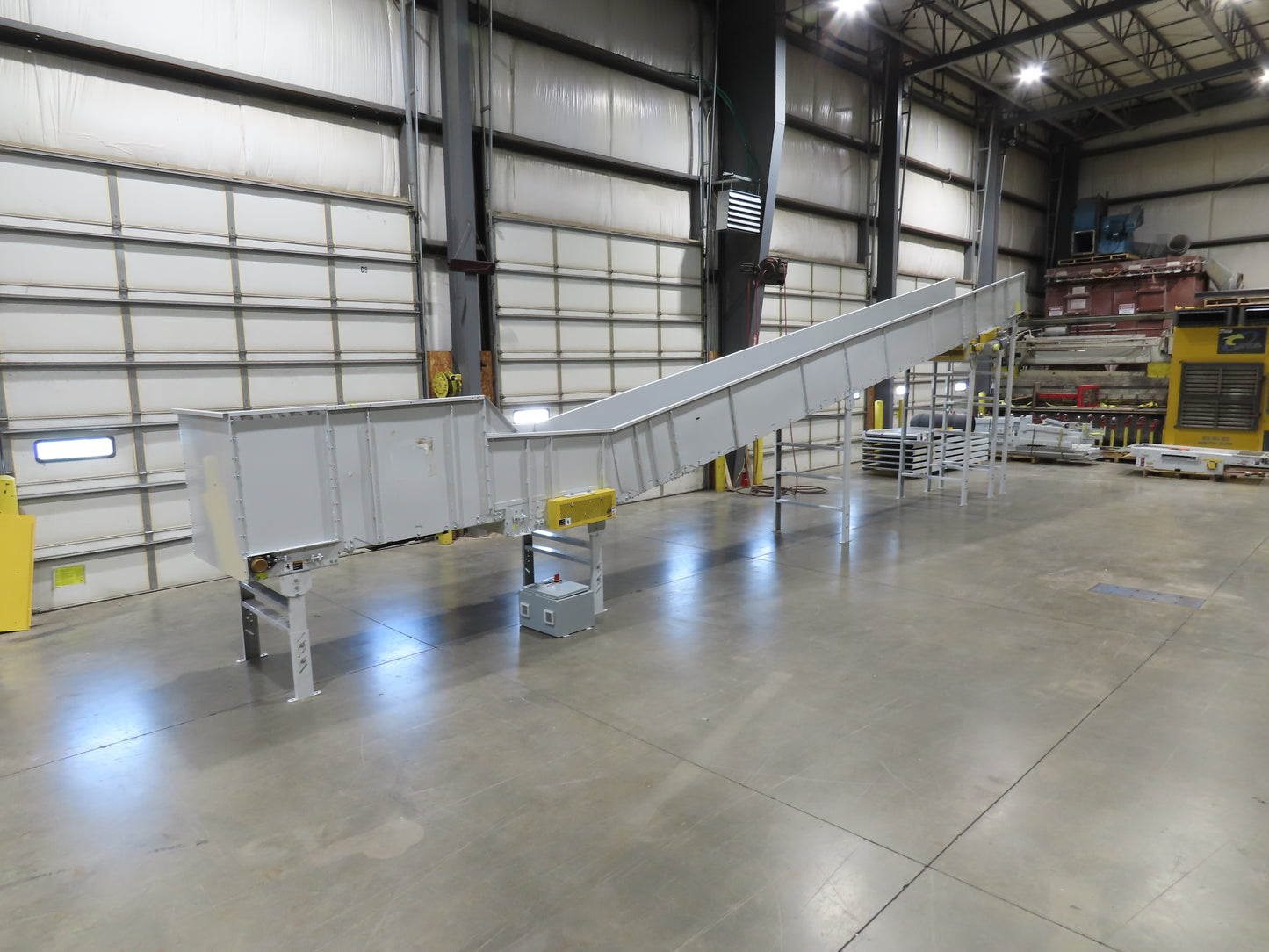 Hytrol HSSHD 43"x 40' Flat to Incline Belt Conveyor 3Hp 3PH Center Drive 168fpm