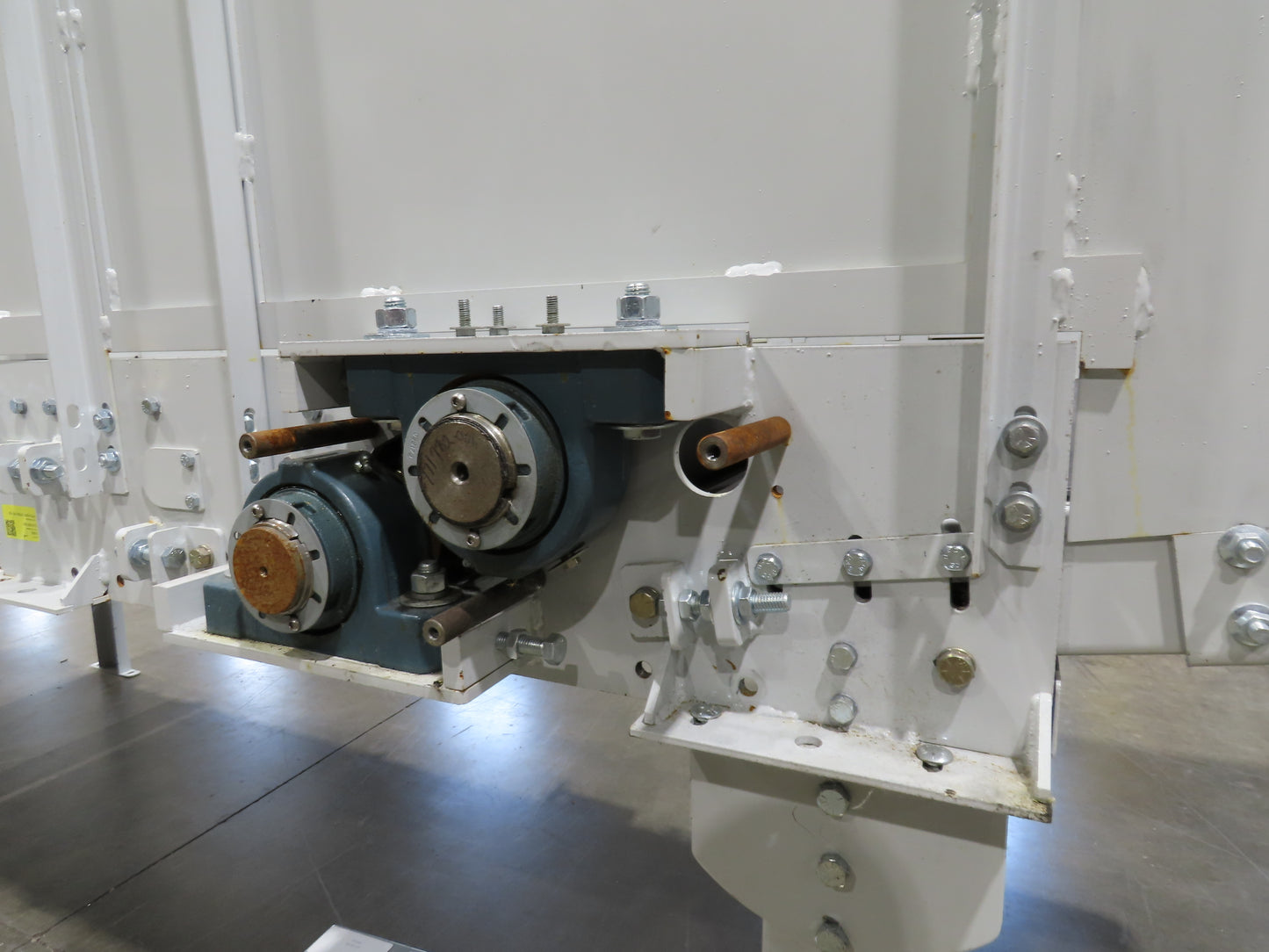 Hytrol HSSHD 43"x 40' Flat to Incline Belt Conveyor 3Hp 3PH Center Drive 168fpm