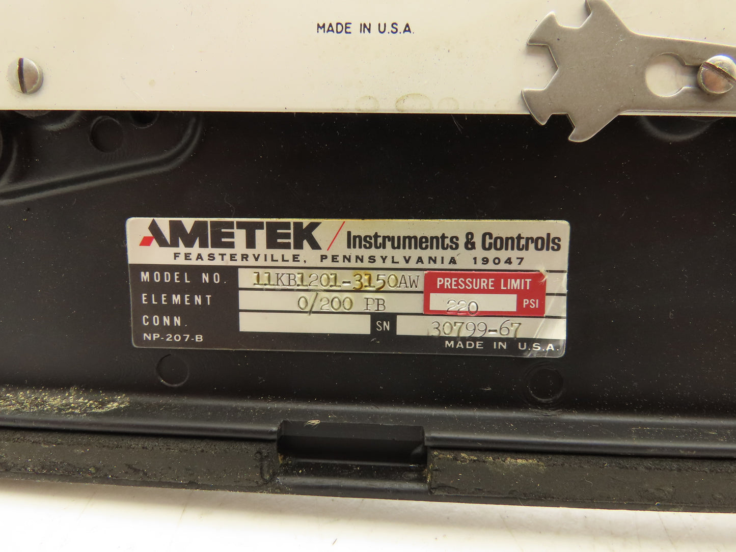 Ametek Instruments & Controls 11KB1201-3150AW Pressure Controller 220psi 0/200PB