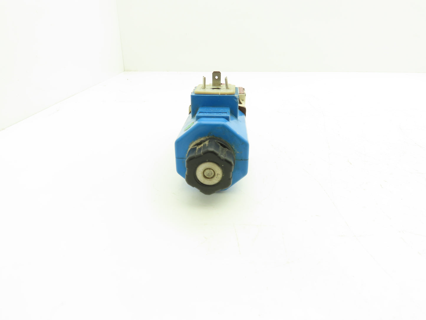 Toyo-oki HD3-2S-BcA-025A-WDD2-UL-A Hydraulic Directional Solenoid Valve 24VDC
