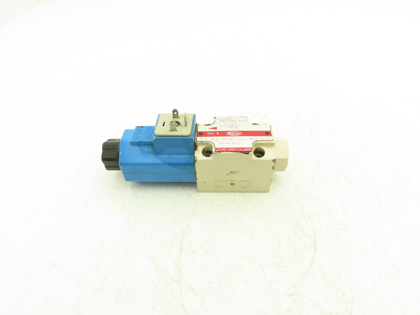 Toyo-oki HD3-2S-BcA-025A-WDD2-UL-A Hydraulic Directional Solenoid Valve 24VDC