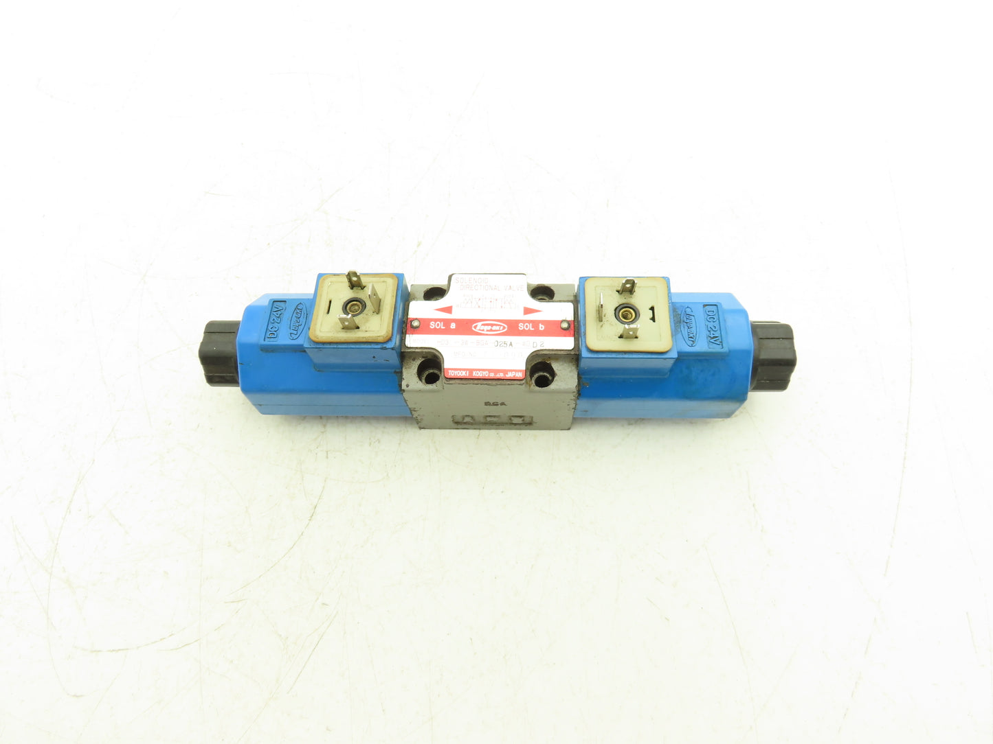Toyo-oki HD3-3W-BGA-025A-WDD2 Hydraulic Directional Solenoid Valve 24VDC