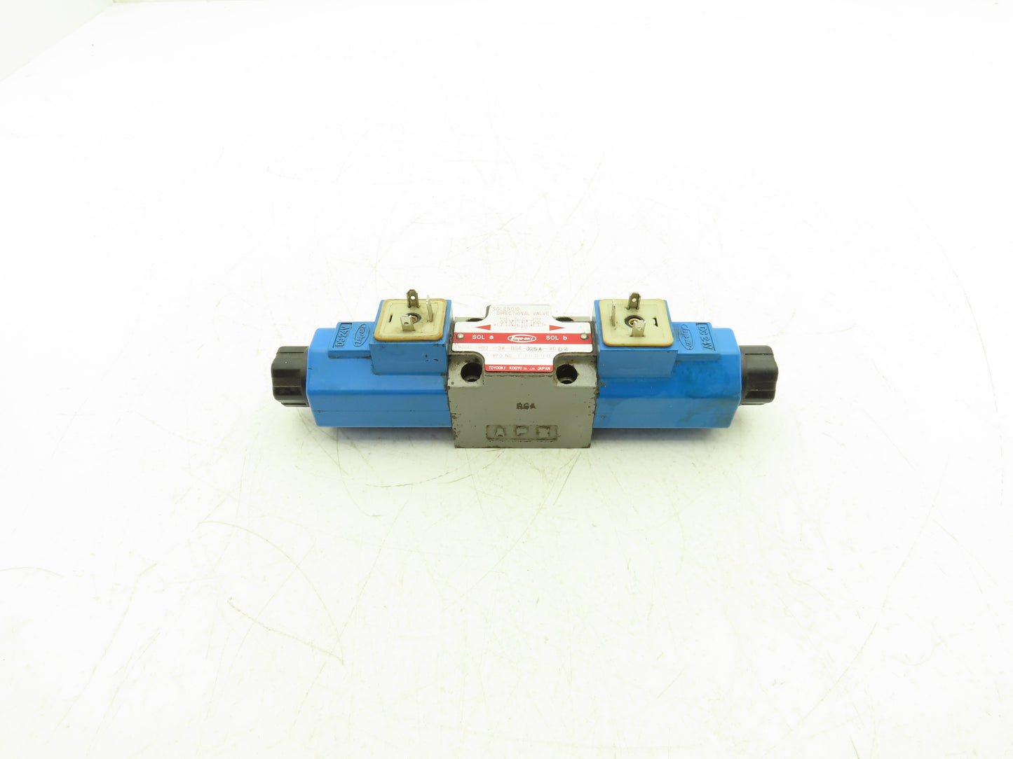 Toyo-oki HD3-3W-BGA-025A-WDD2 Hydraulic Directional Solenoid Valve 24VDC