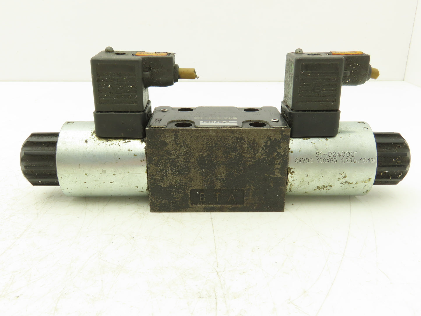 Parker D1VW004CNJW91 Hydraulic Directional Solenoid Valve 5000 PSI 24VDC