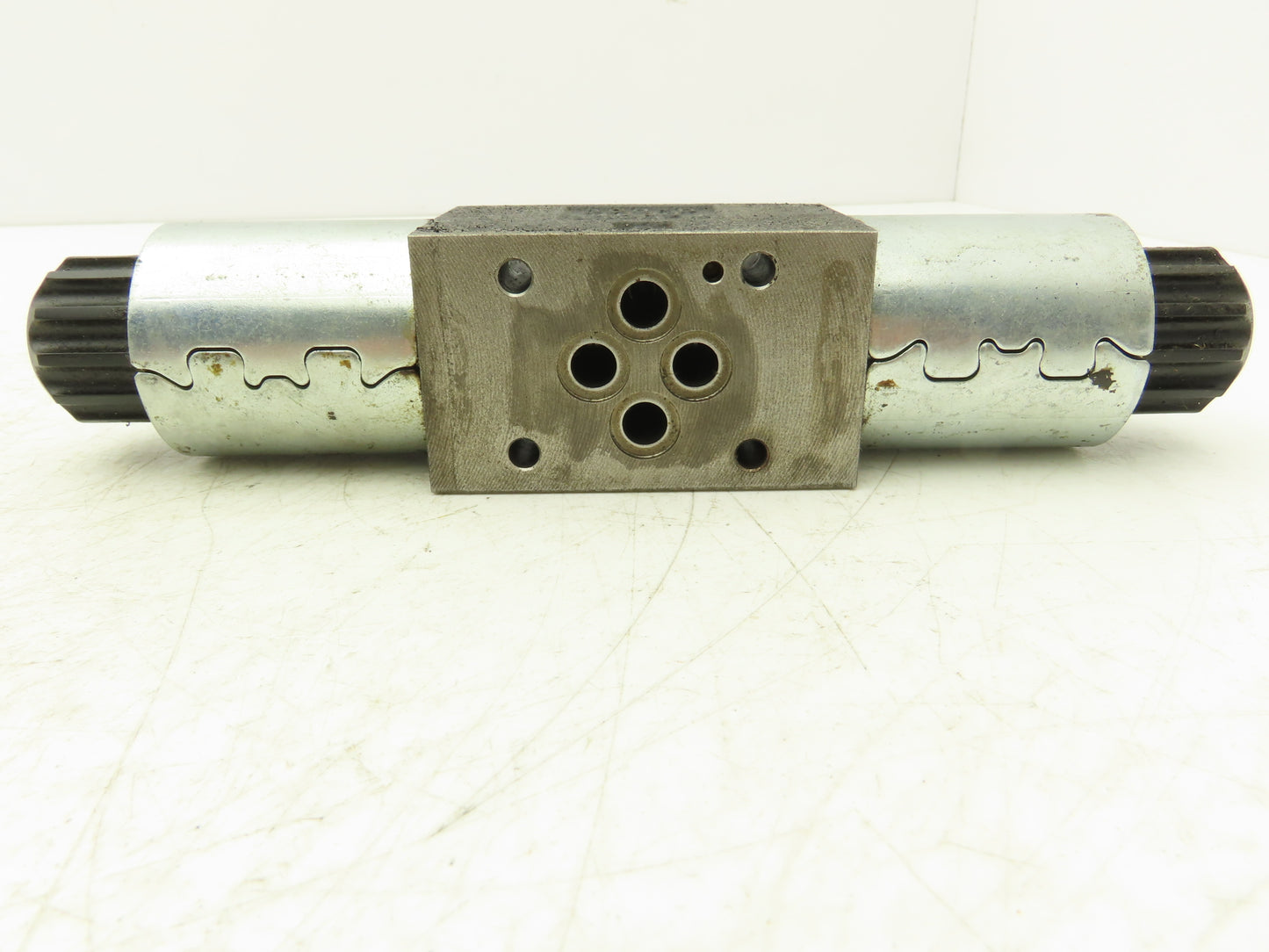 Parker D1VW004CNJW91 Hydraulic Directional Solenoid Valve 5000 PSI 24VDC