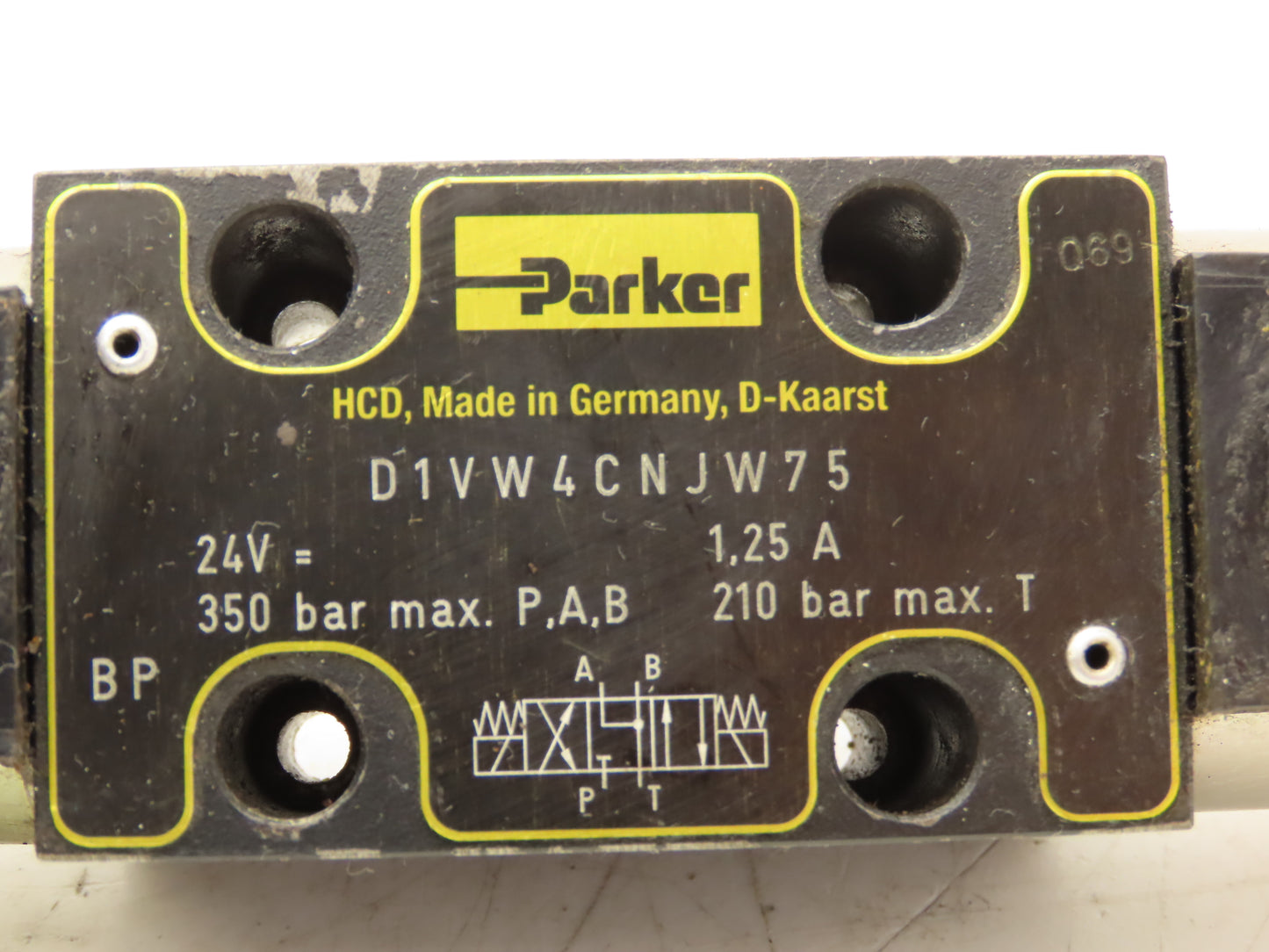 Parker D1VW4CNJW75 Hydraulic Directional Solenoid Valve 5000 PSI 24VDC