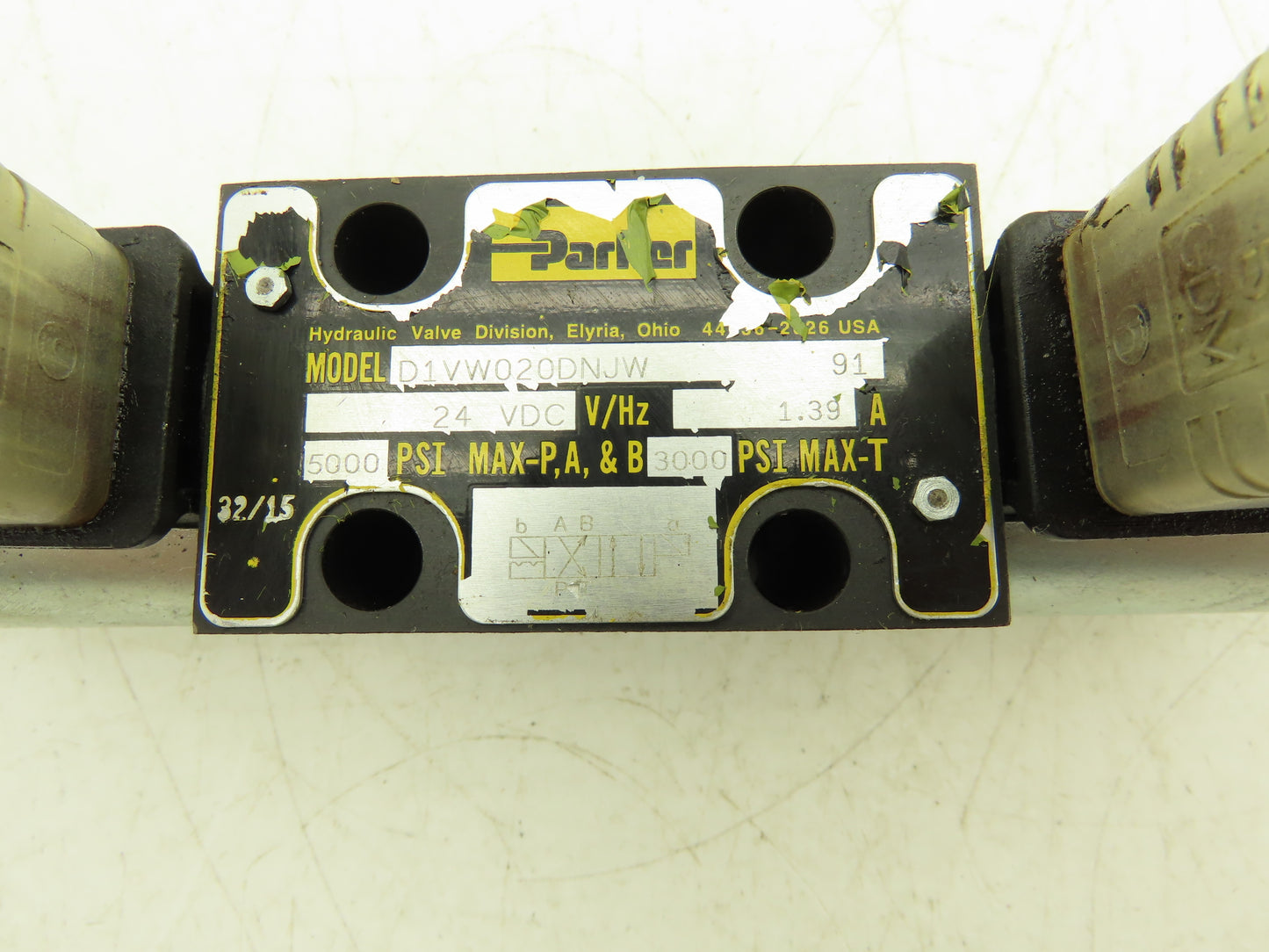 Parker D1VW020DNJW Hydraulic Directional Solenoid Valve 5000 PSI 24VDC