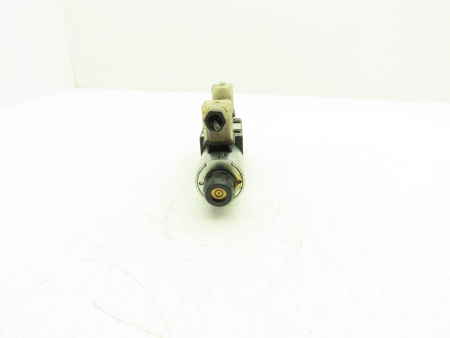 Parker D1VW020DNJW Hydraulic Directional Solenoid Valve 5000 PSI 24VDC
