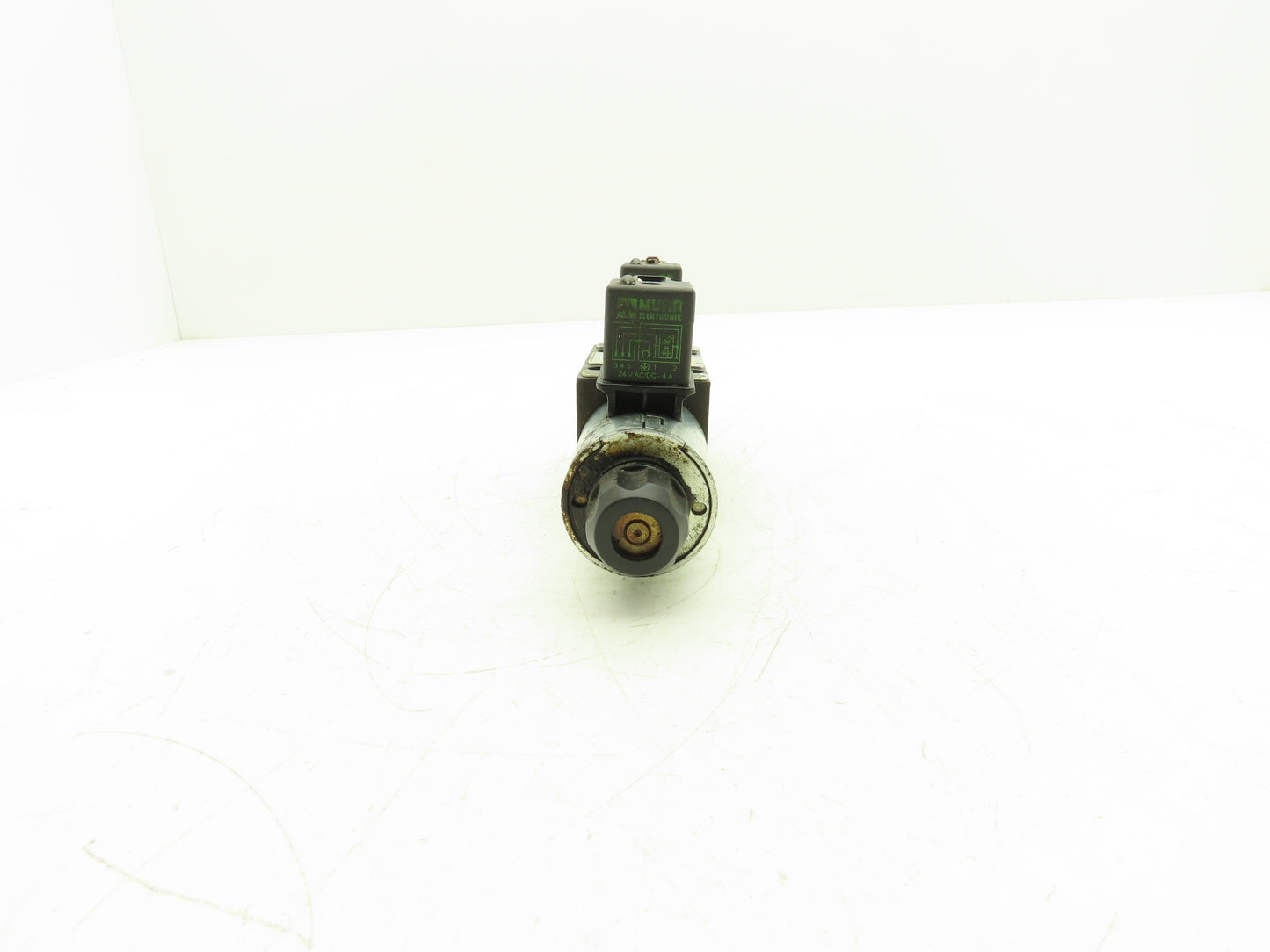 Parker D1VW004CNJW Hydraulic Directional Solenoid Valve 5000 PSI 24VDC