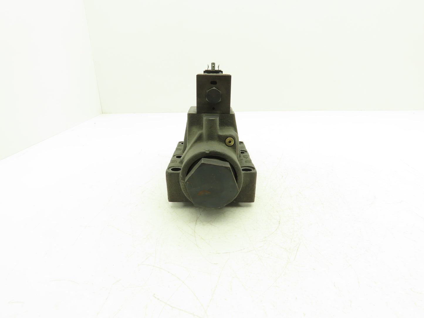 Parker D1VW20HNJWF-75 Hydraulic Directional Solenoid Valve D61VWB4NJWF-75 24VDC