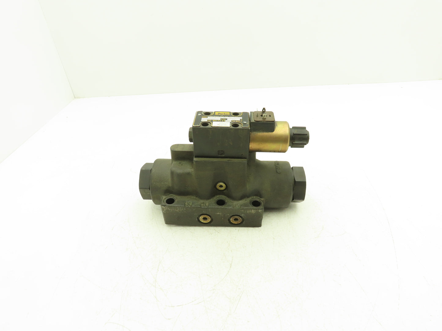 Parker D1VW20HNJWF-75 Hydraulic Directional Solenoid Valve D61VWB4NJWF-75 24VDC
