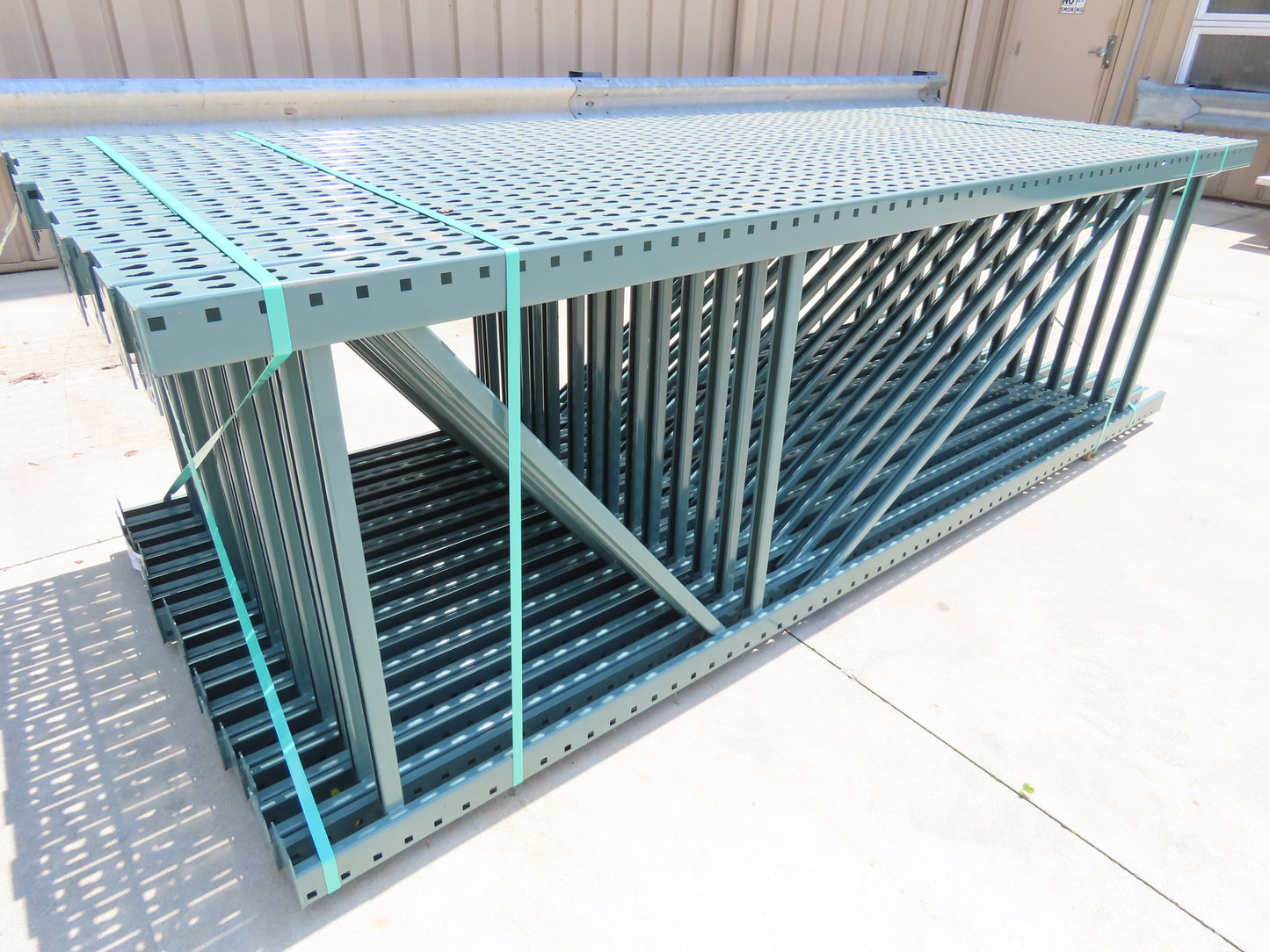 Interlake 10' x 36" Teardrop Pallet Racking Upright 3x3" Leg 23900Lb Green