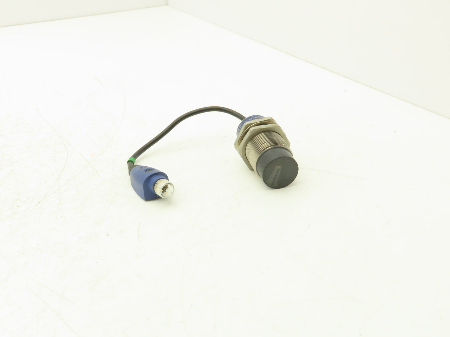 Telemecanique XS630B2PAL01M12 Inductive Proximity Switch 30mm Barrel 12-24VDC
