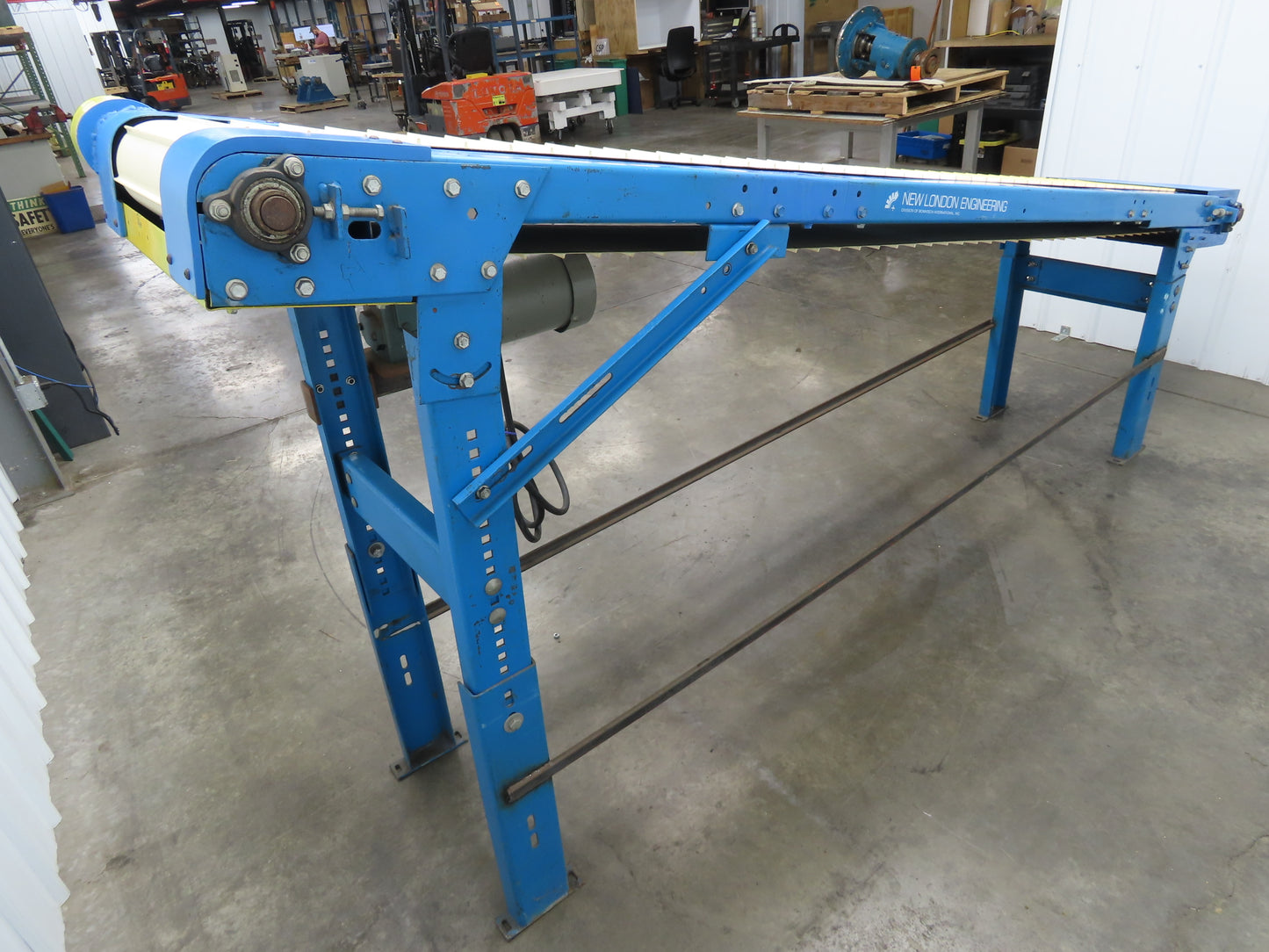 New London Engineering 21"x 10' Incline Conveyor 12" Cleated Belt .5Hp 3PH 25FPM