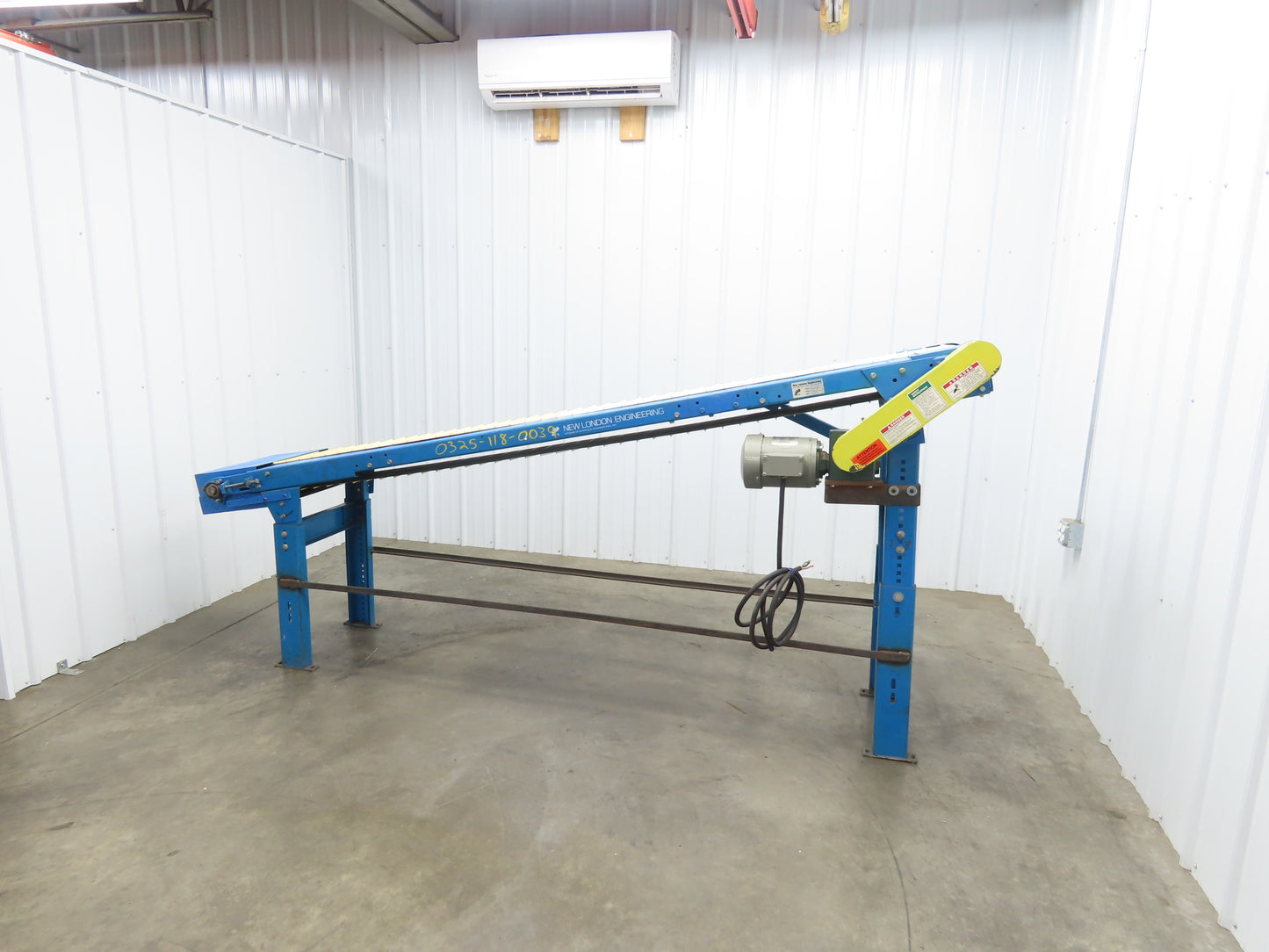 New London Engineering 21"x 10' Incline Conveyor 12" Cleated Belt .5Hp 3PH 25FPM